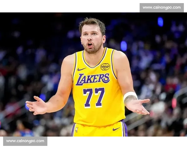 NBA火箭鏖战小牛迎来西部焦点对决 东契奇与青年军火力碰撞引爆全场 NBA火箭鏖战小牛迎来西部焦点对决 东契奇与青年军火力碰撞引爆全场